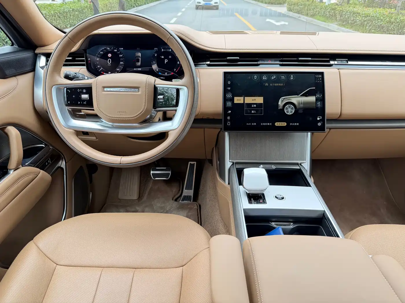 Land Rover Range Rover 2024 3.0 L6 400PS SV Prestige Genesis Extended 4-Seater фото 11