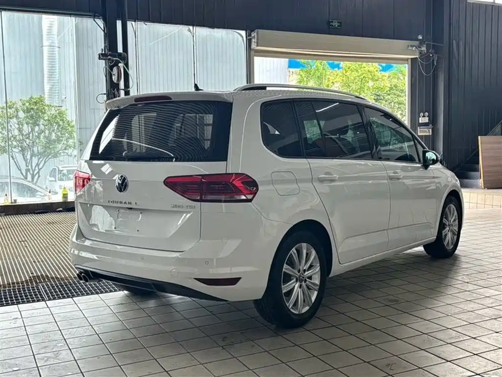 Volkswagen Touran 2021 Touran L 280TSI DSG Comfort Edition 7-seater фото 14