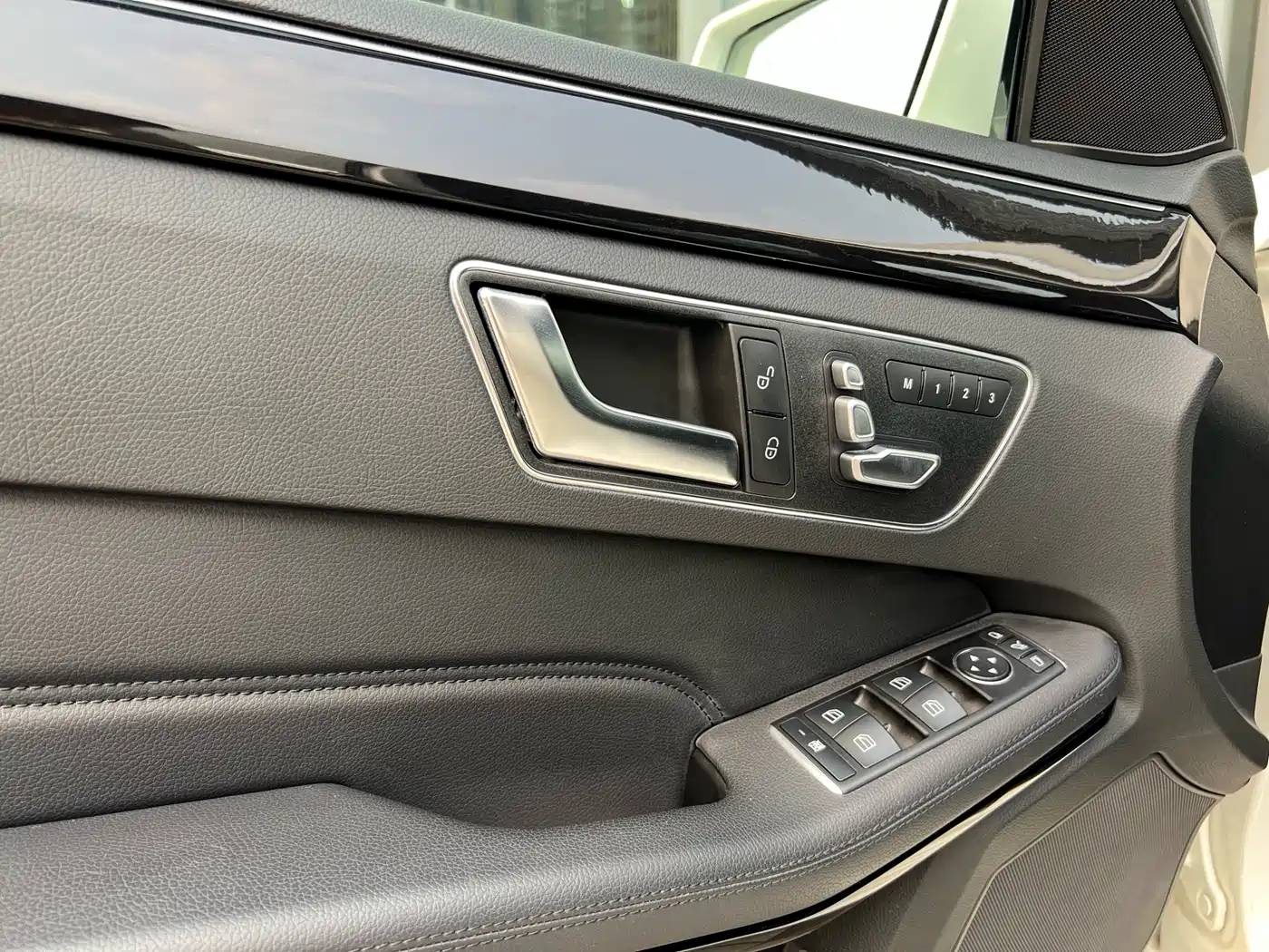Mercedes-Benz E-Class 2015 Facelift E 260 L Sport фото 28