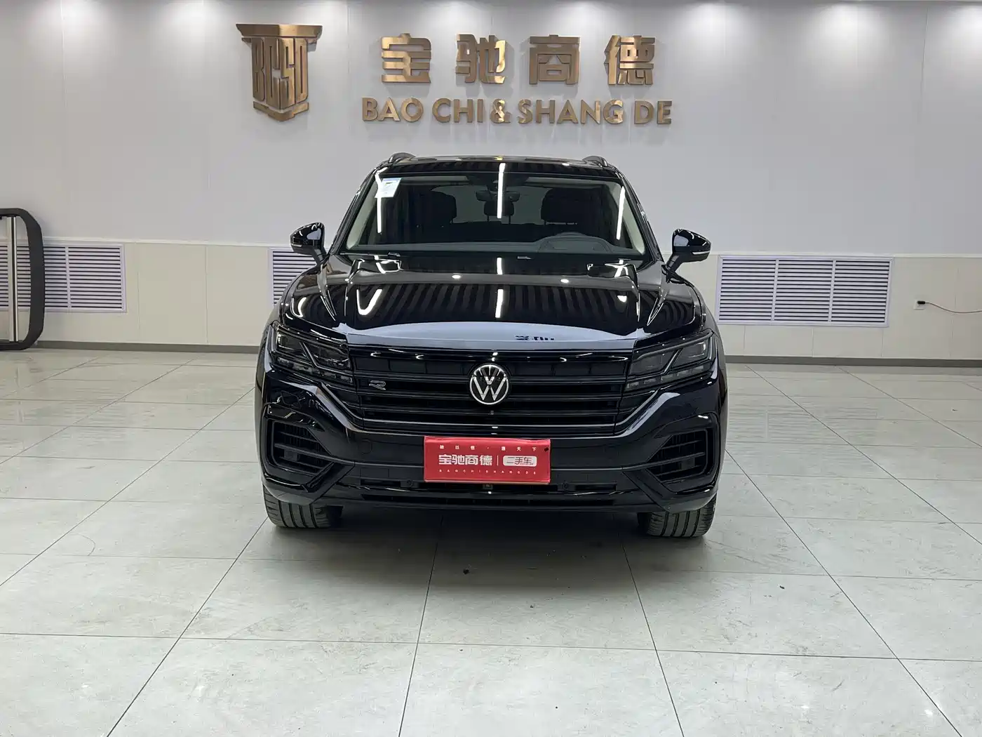 Volkswagen Touareg 2023 3.0TSI R-Line Black Sports Package фото 4