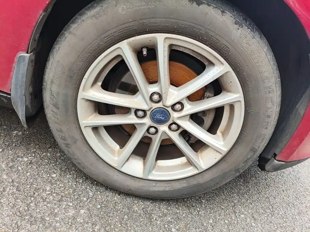 صورة 12 - Ford Focus