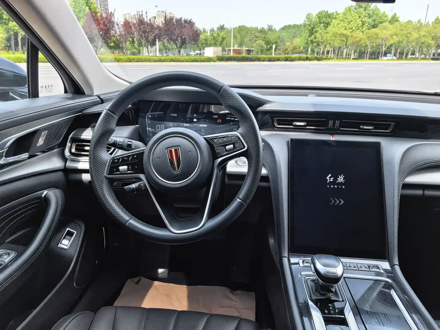 Hongqi H5 2024 1.5T DCT Smart Connect Flag Rhythm Edition фото 14