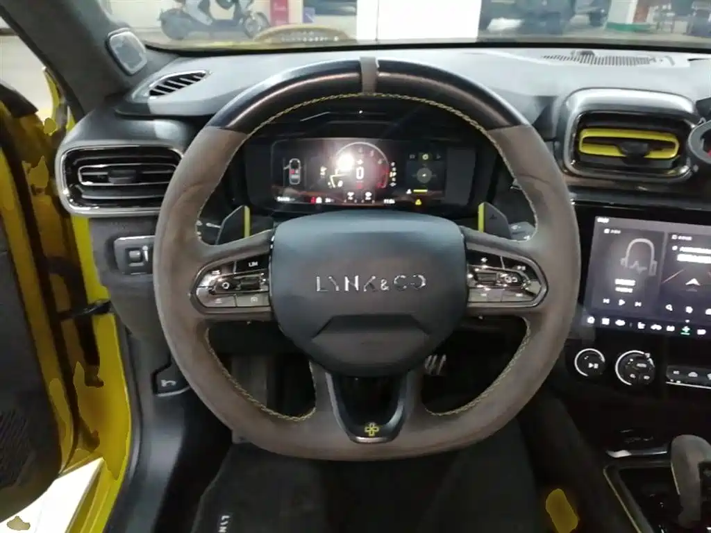 Lynk & Co 03 2022 03+ 2.0TD Auto Wind Rider Edition фото 11