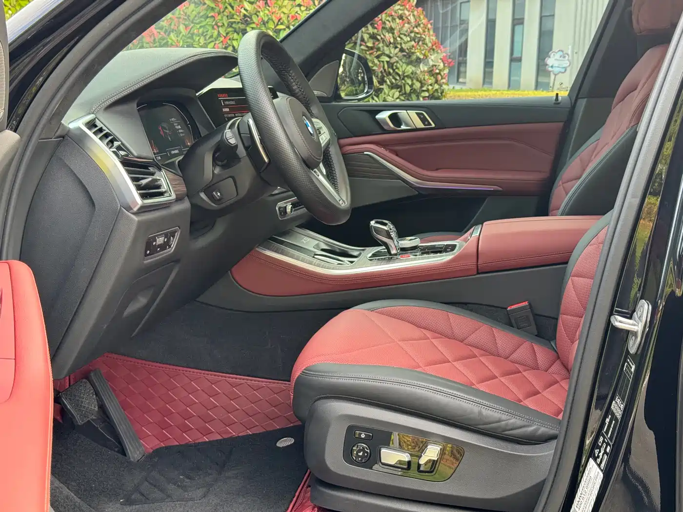 BMW X5 2022 Model xDrive 40Li M Sport Package фото 6