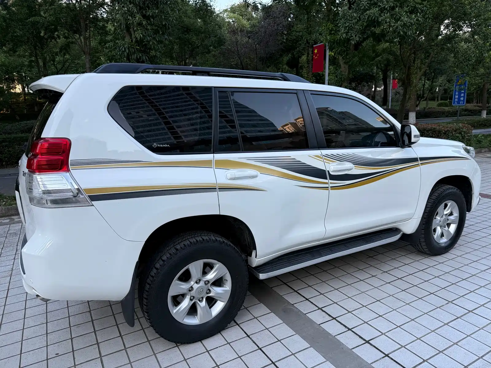 Фото 13 - Toyota Prado
