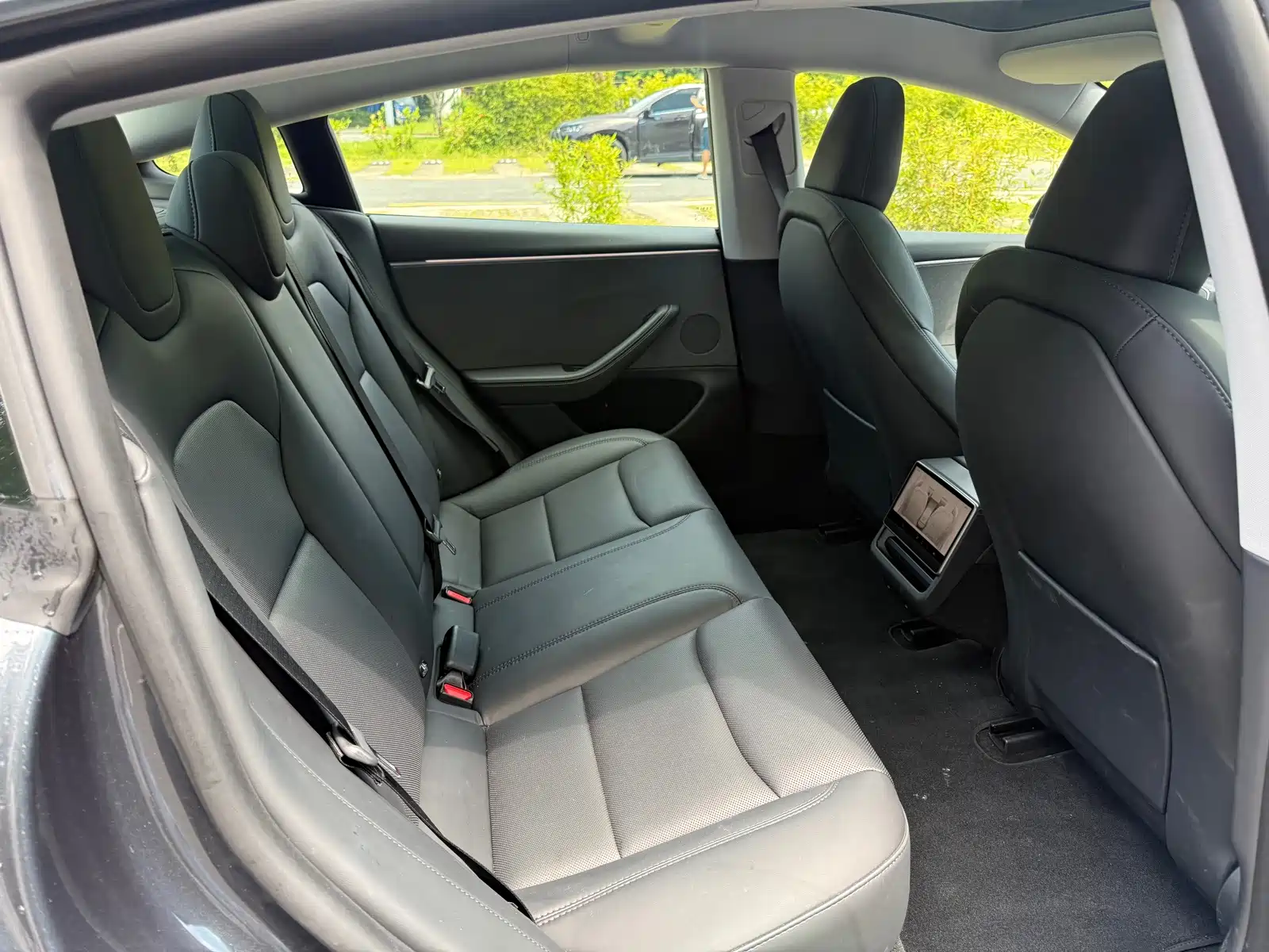 Photo 15 - Tesla Model 3