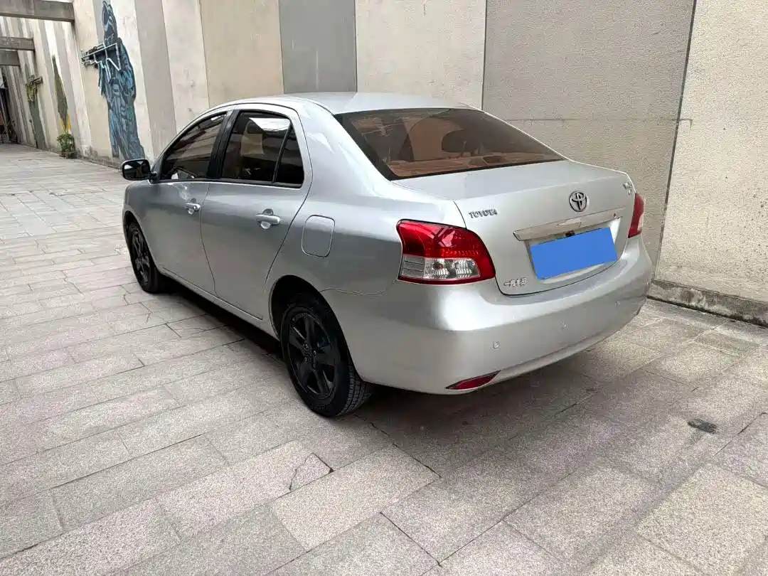 Toyota Vios 2010 1.6L GL-i MT фото 7