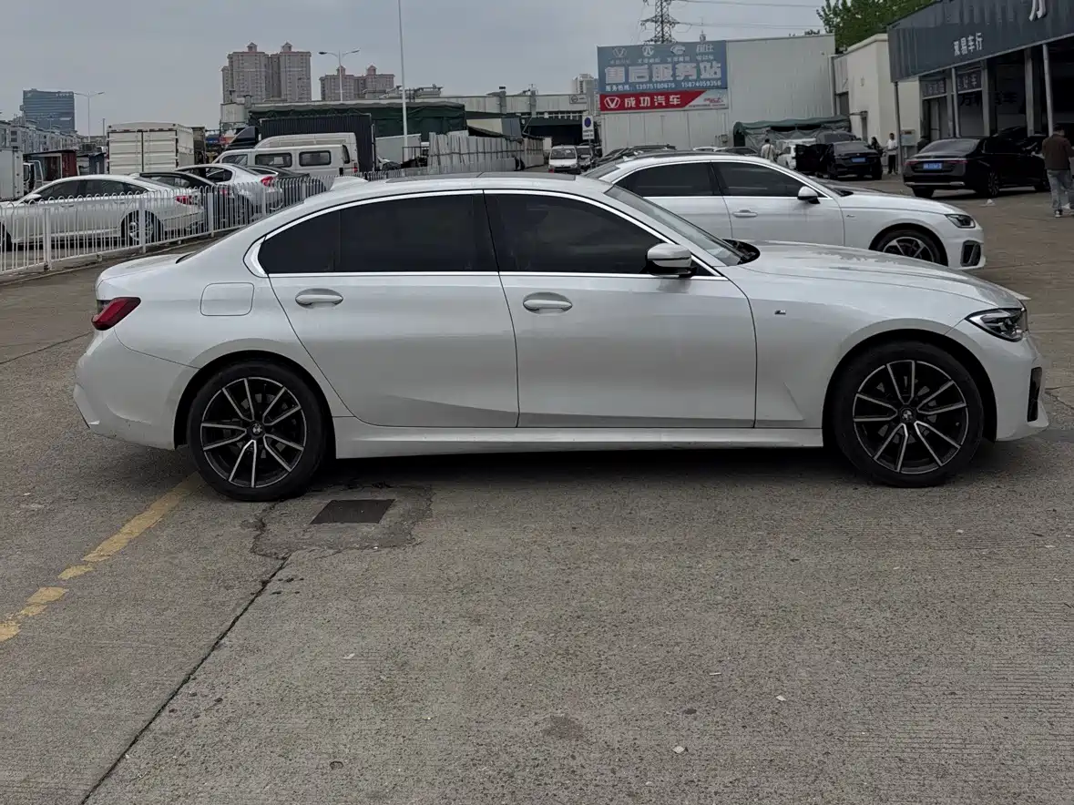 BMW 3 Series 2022 325Li M Sport Package фото 3