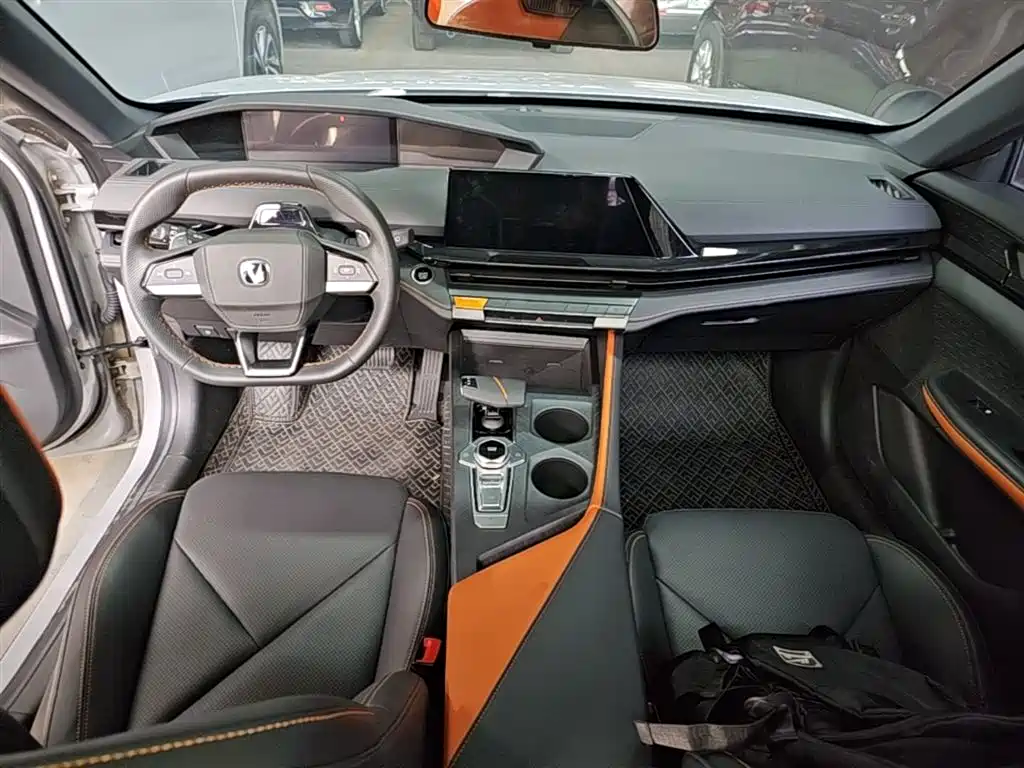 CHANGAN UNI-V