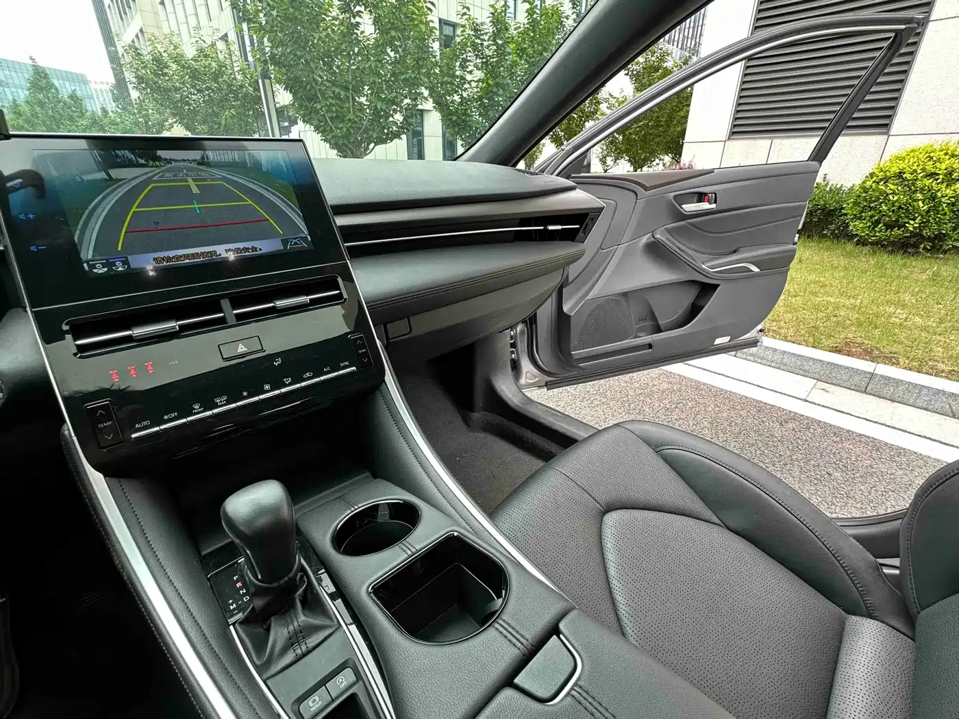 Toyota Avalon 2022 2.0L Luxury Edition фото 19