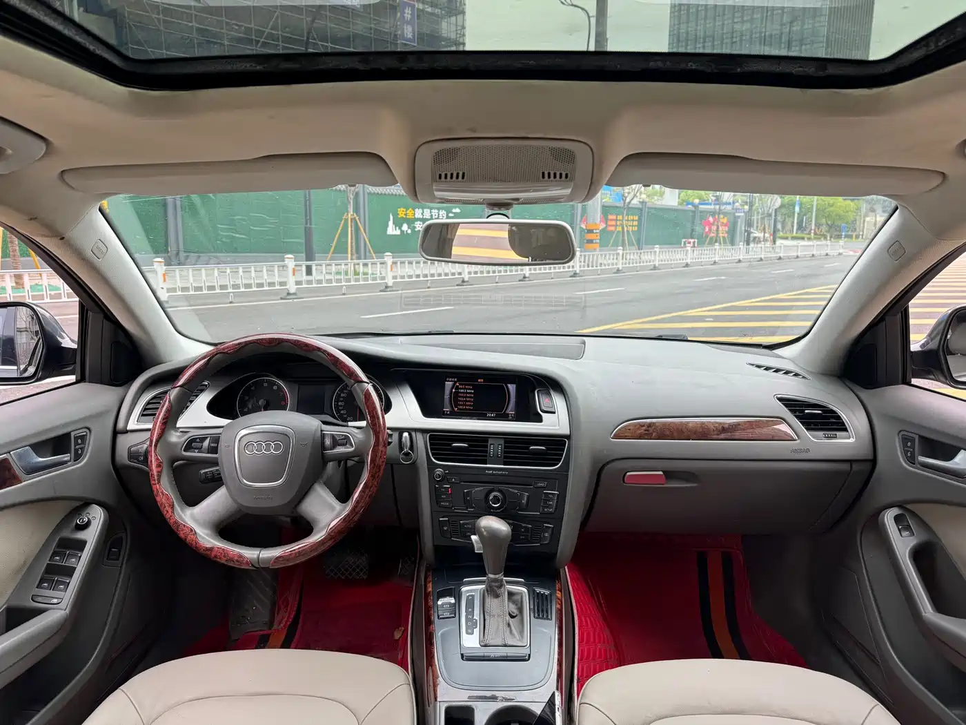 Audi A4L 2011 2.0 TFSI Luxury фото 14