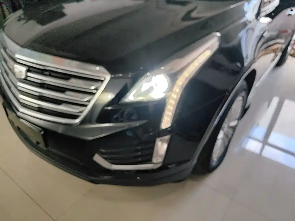 Фото 24 - Cadillac XT5