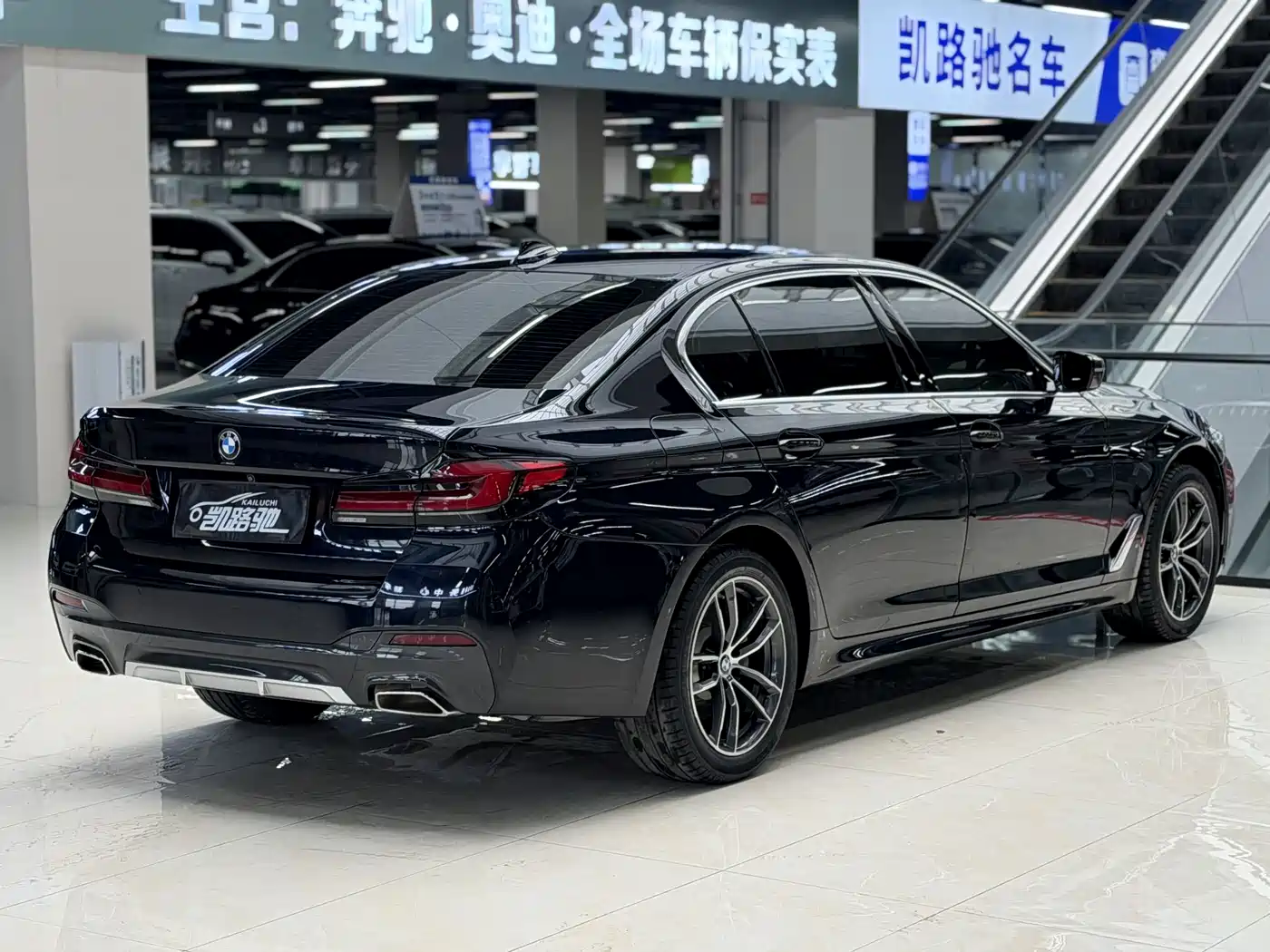 BMW 5 Series 2022 Model Second Facelift 525Li M Sport Package фото 9