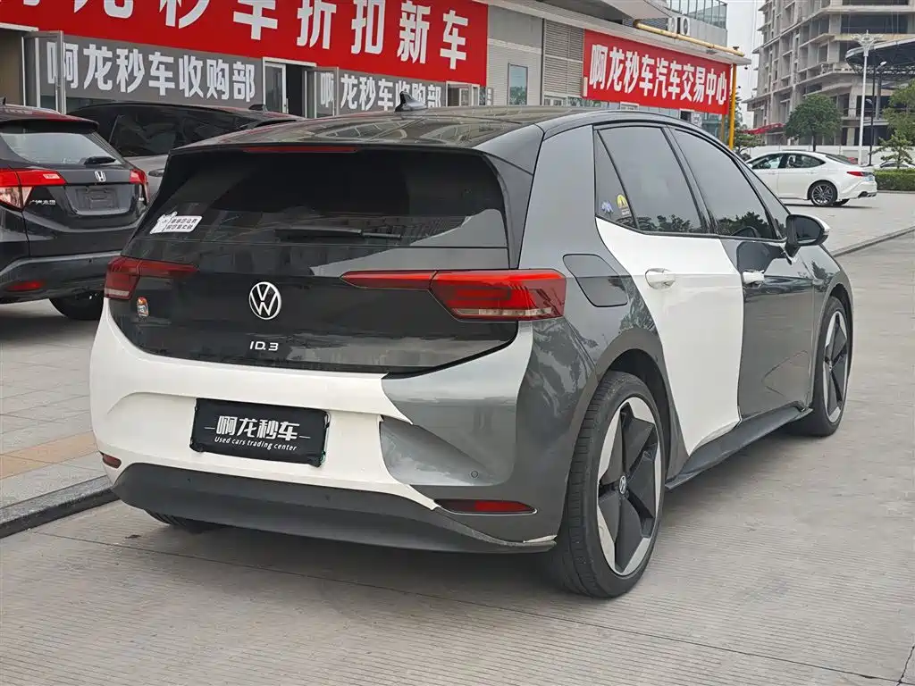 Volkswagen ID.3 2023 Pure Smart Edition фото 9