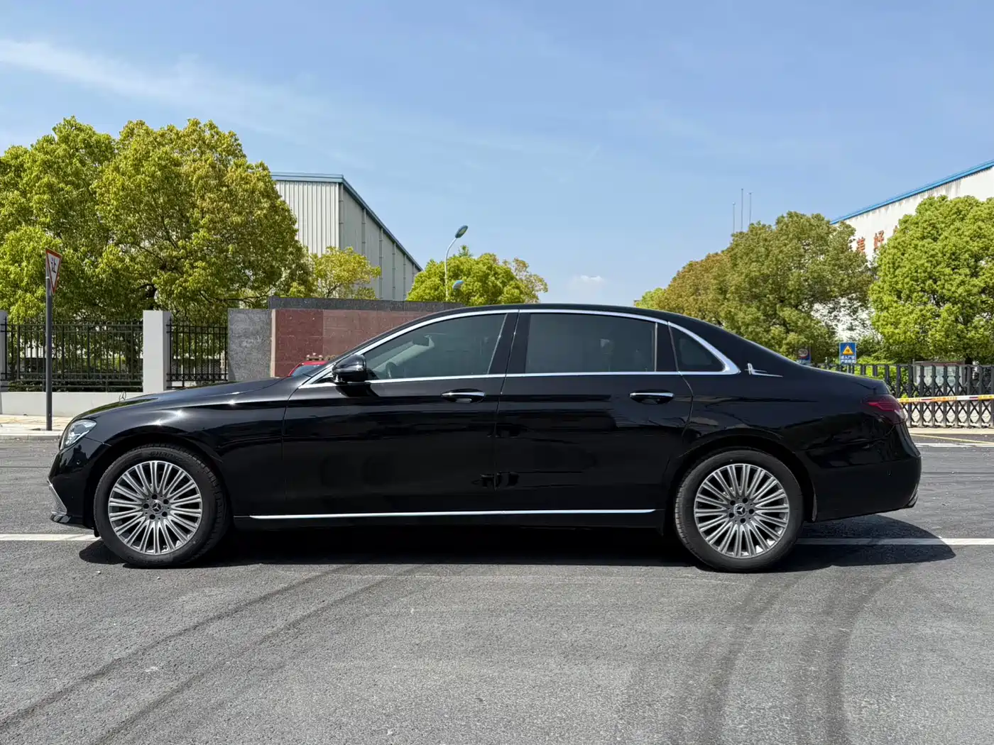 Mercedes-Benz E-Class 2021 E 300 L Fashion фото 4