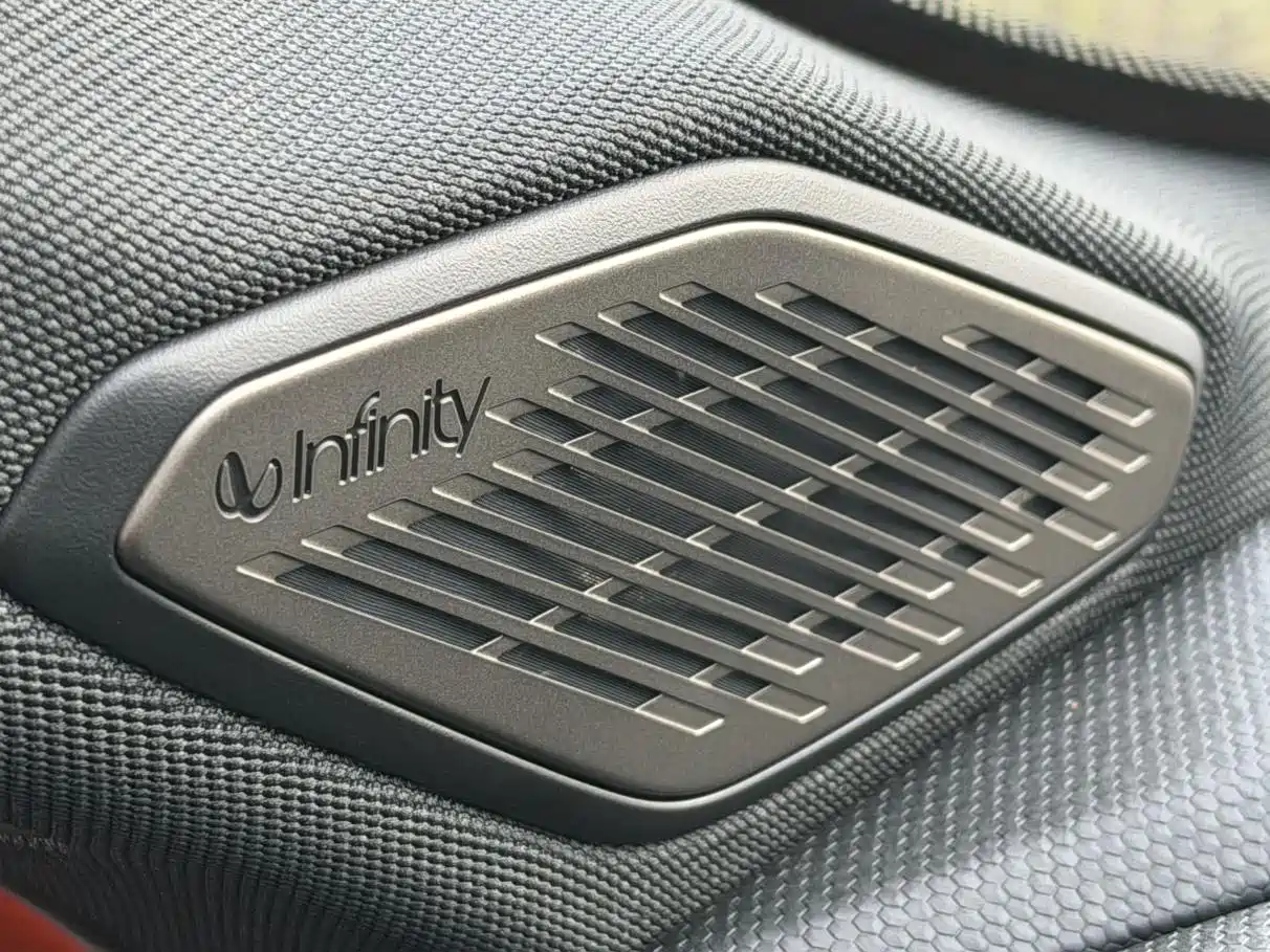 Фото 24 - Lynk & Co 03