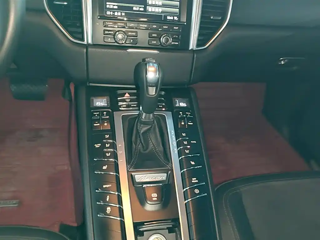 Porsche Macan 2014 Macan 2.0T фото 14