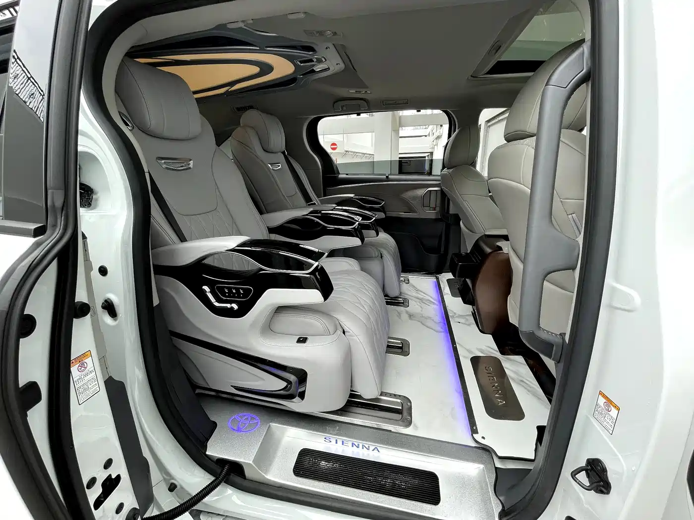 Toyota Sienna 2021 2.5L Hybrid Comfort Edition фото 15
