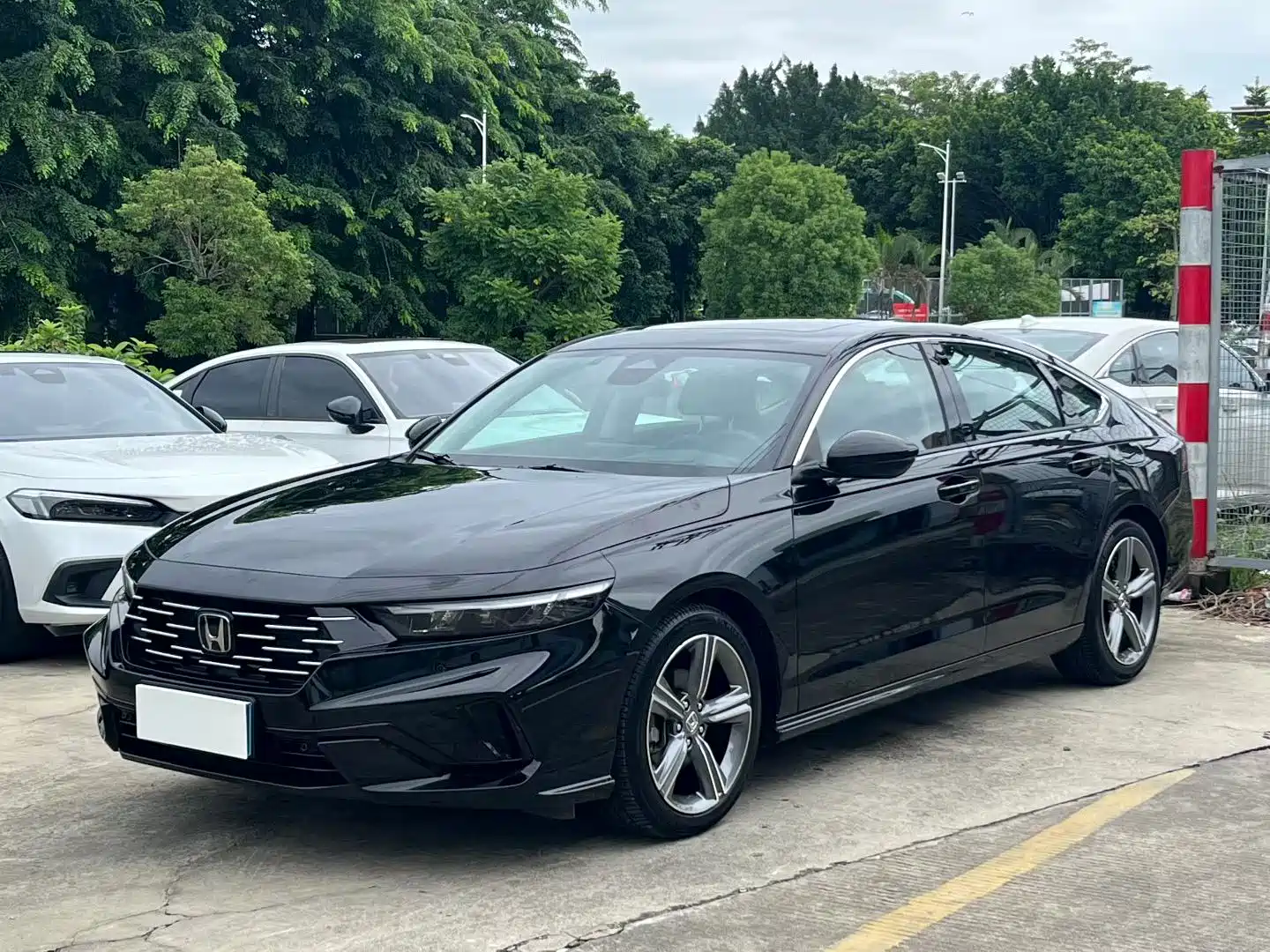 Фото 1 - Honda Accord
