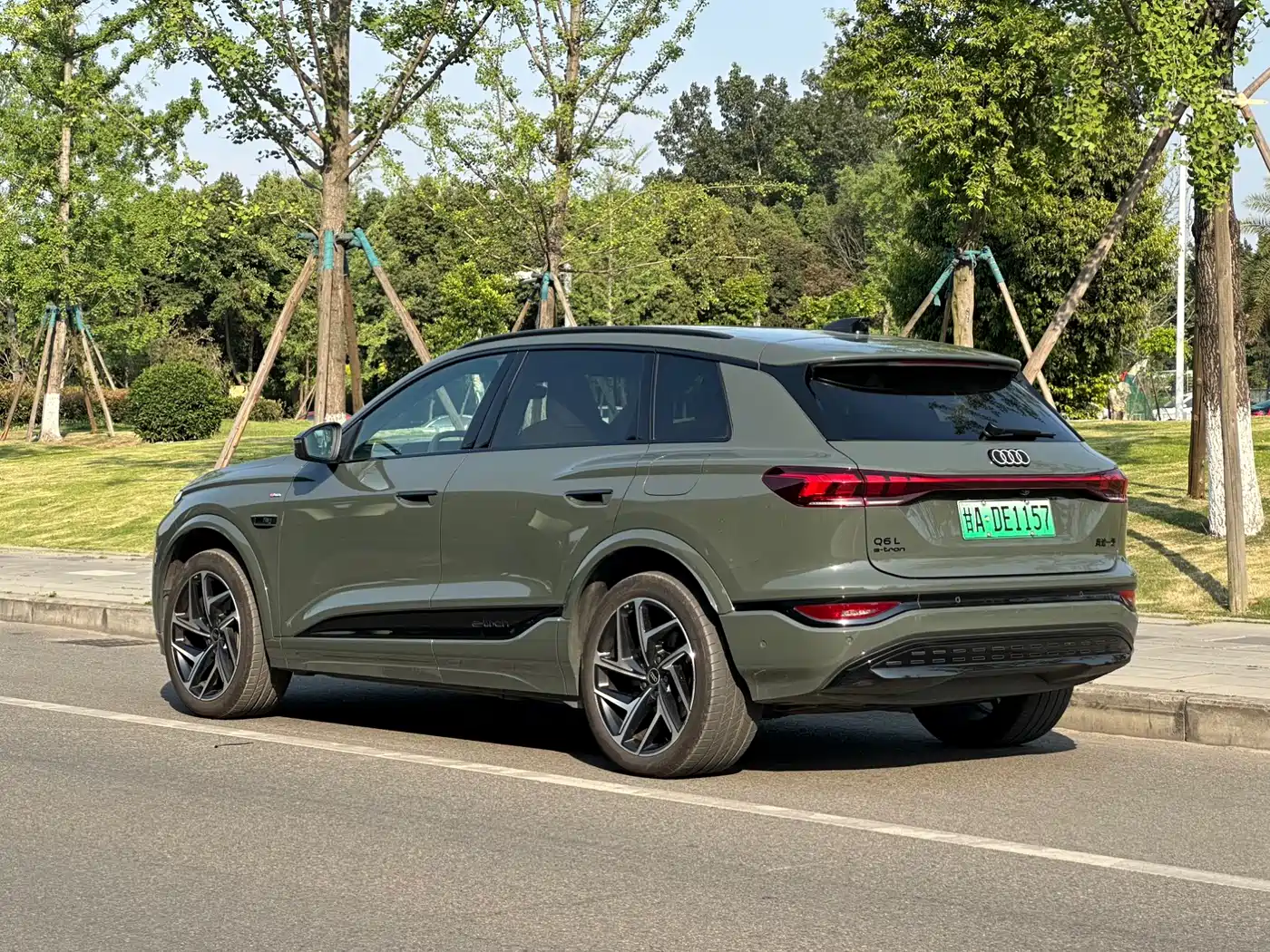Audi Q6L e-tron 2025 Model Pioneer Edition фото 6