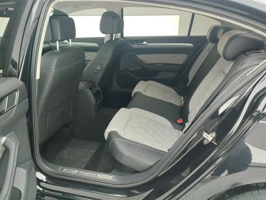 Volkswagen Magotan 2023 2 Million Units Anniversary Edition 330TSI DSG Leading Type фото 11