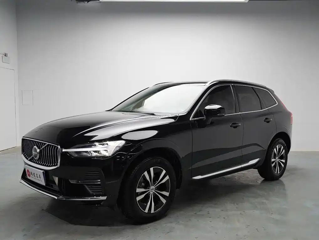 VOLVO XC60 2024