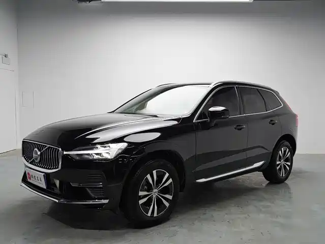 VOLVO XC60 2024