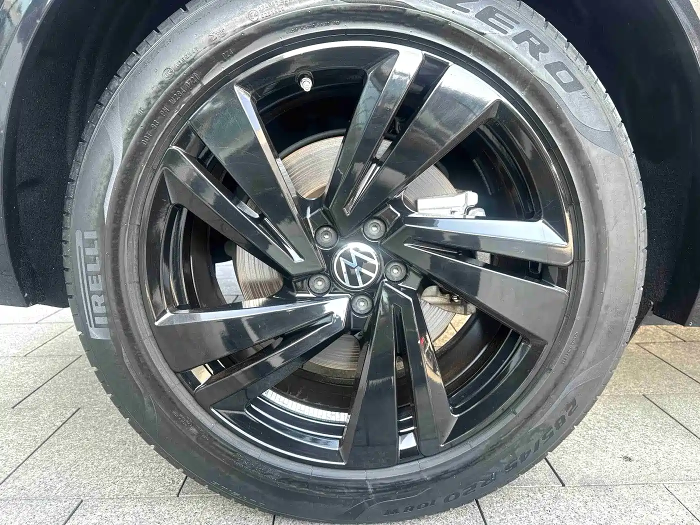 Volkswagen Touareg 2021 3.0TSI Sharp Edition with Gloss Black Sports Package фото 19