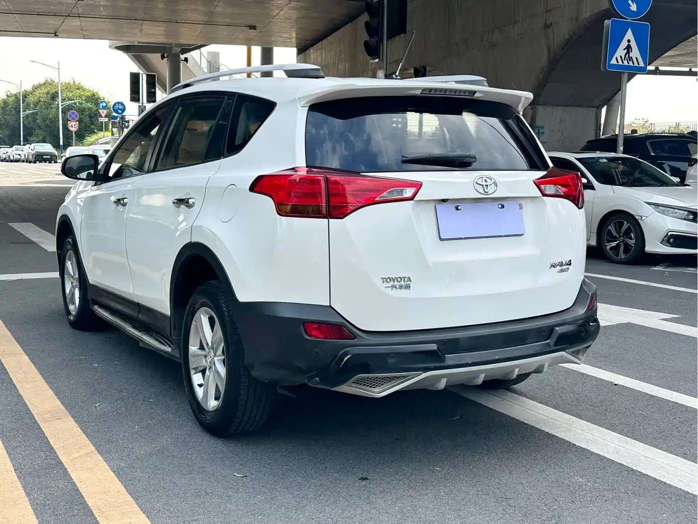 Toyota RAV4 Rongfang 2013 2.0L CVT 4WD Pioneer фото 7
