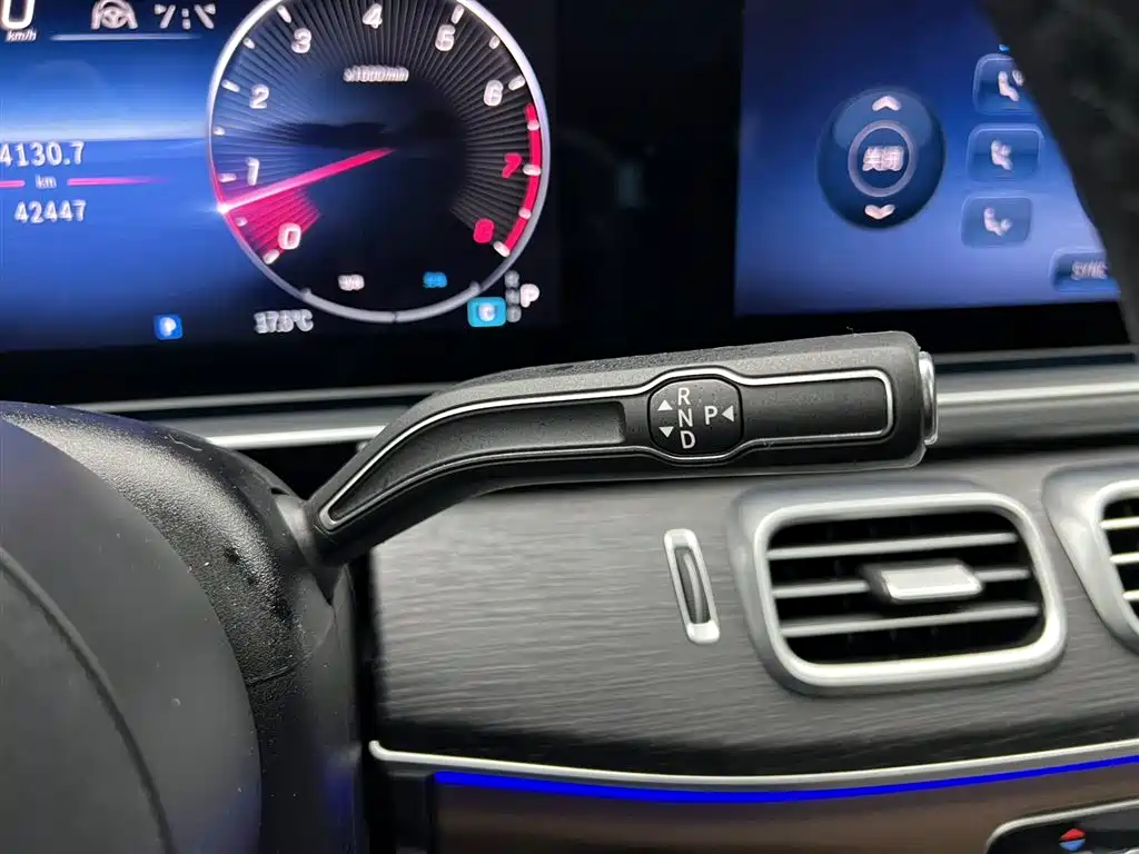 Mercedes-Benz GLE 2024 GLE 450 4MATIC Luxury фото 27