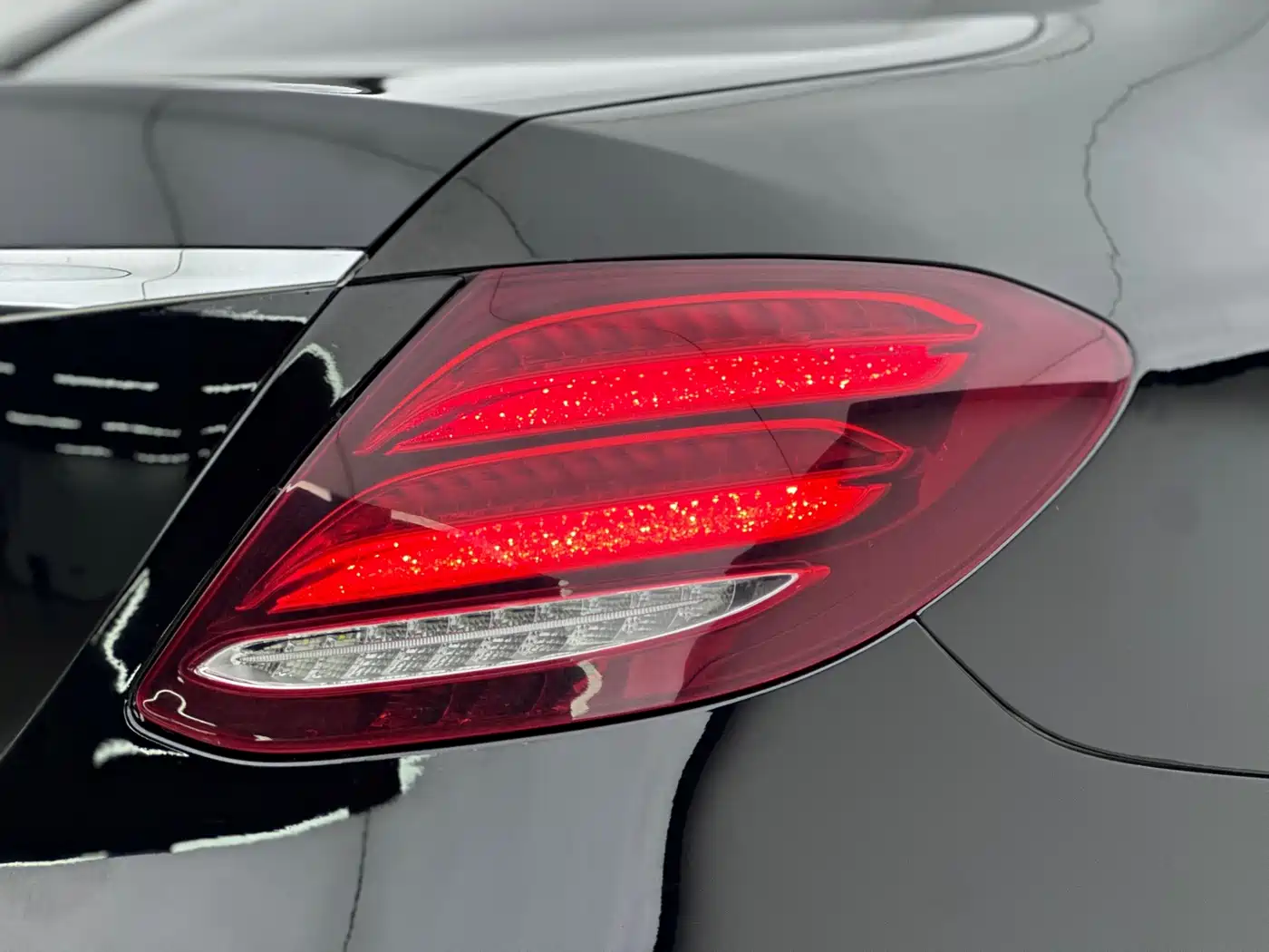Mercedes-Benz E-Class 2016 E 300 L Sport Fashion Type фото 16