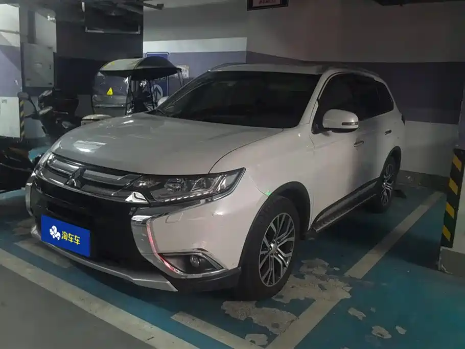 Mitsubishi Outlander 2016 2.4L 4WD Luxury Edition 7-seater