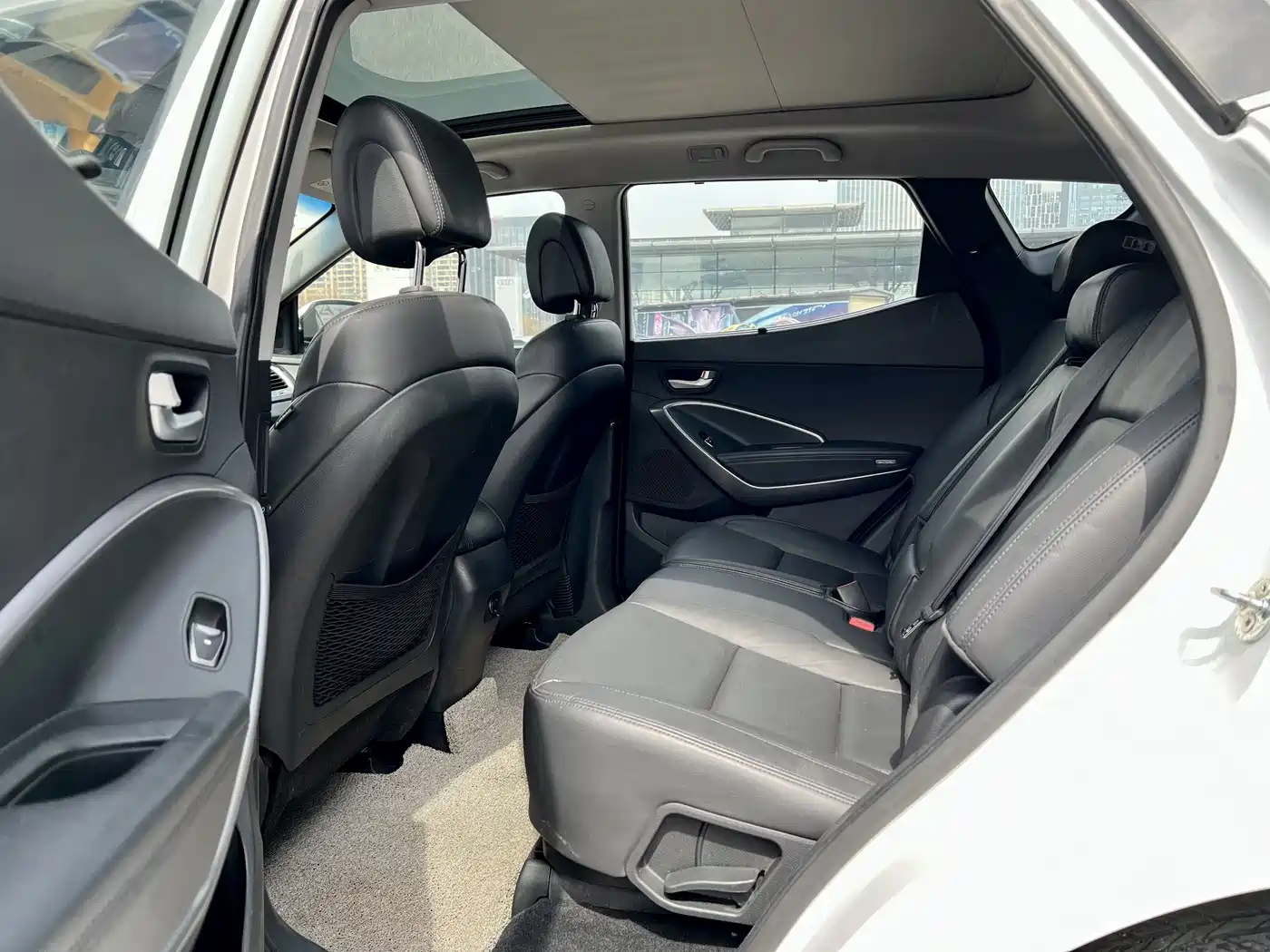 Hyundai Santa Fe 2013 Model 2.4L Automatic 2WD Smart фото 4