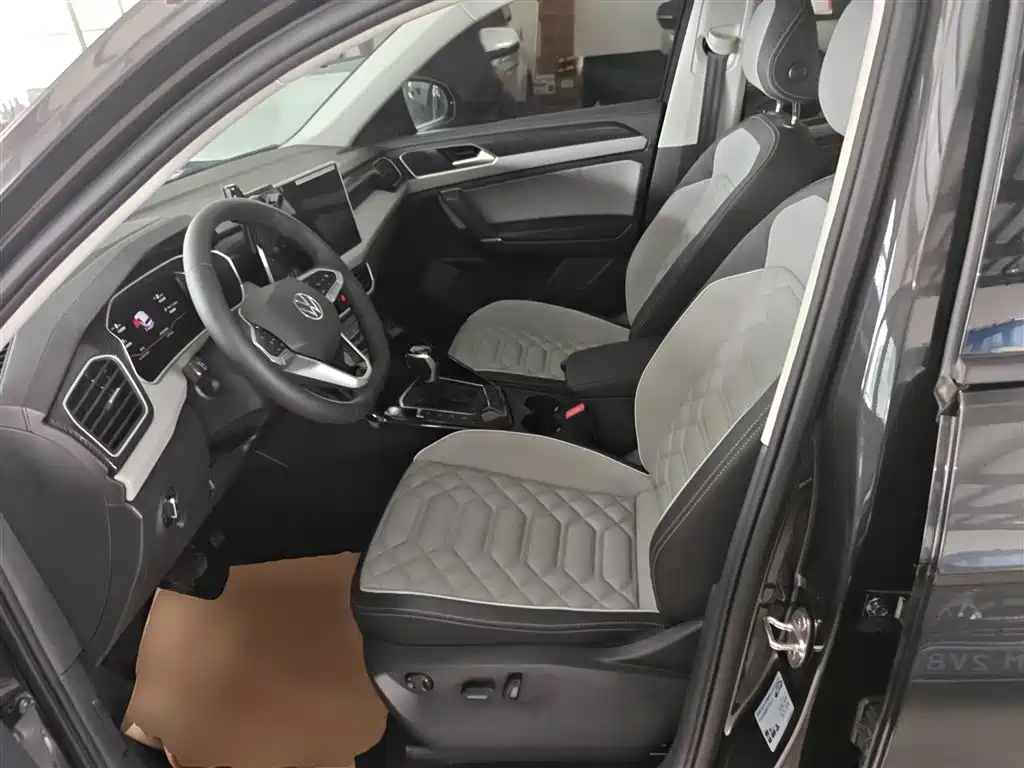 Volkswagen Tayron 2024 300TSI 2WD Luxury Plus Advanced фото 15
