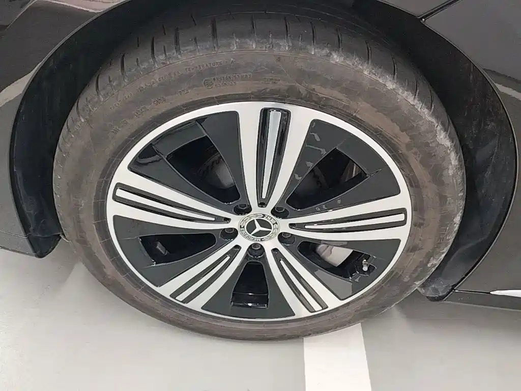 Фото 23 - Mercedes-Benz EQE