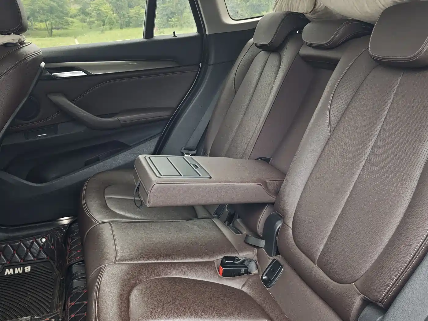 BMW X1 2018 sDrive18Li Premium Model фото 9