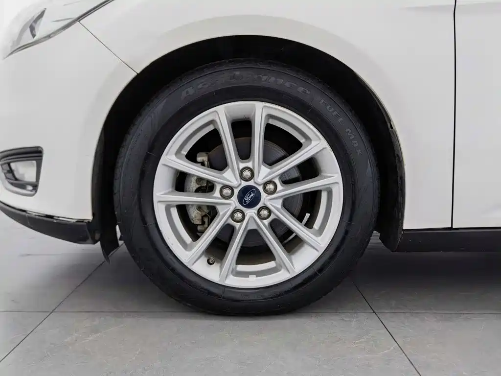 Photo 17 - Ford Focus