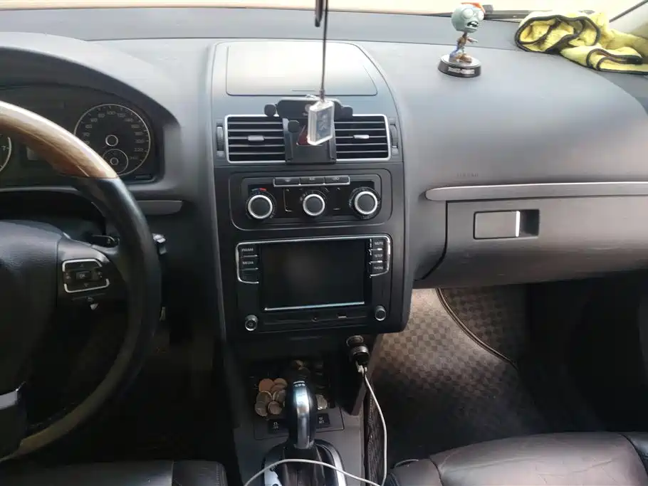 Volkswagen Touran 2015 1.4T DSG Comfort Edition 5-seater фото 13