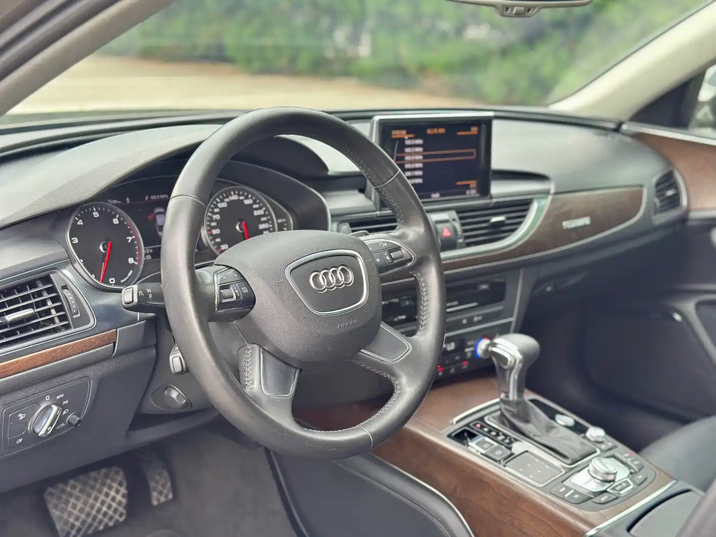 Photo 16 - Audi A6L