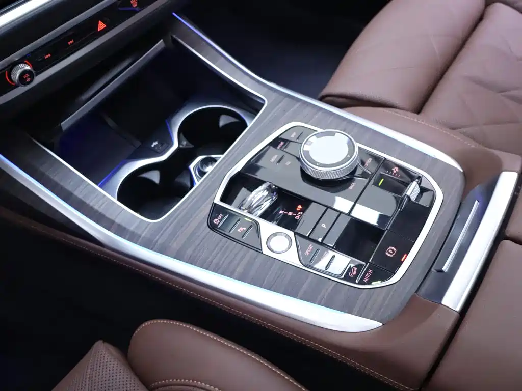 BMW X7 2024 2023 xDrive40i Leading Luxury Package