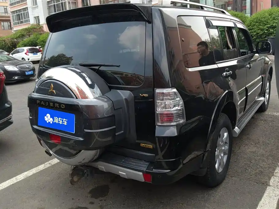 Mitsubishi Pajero (Import) 2019 3.0L Automatic Premium Edition фото 3