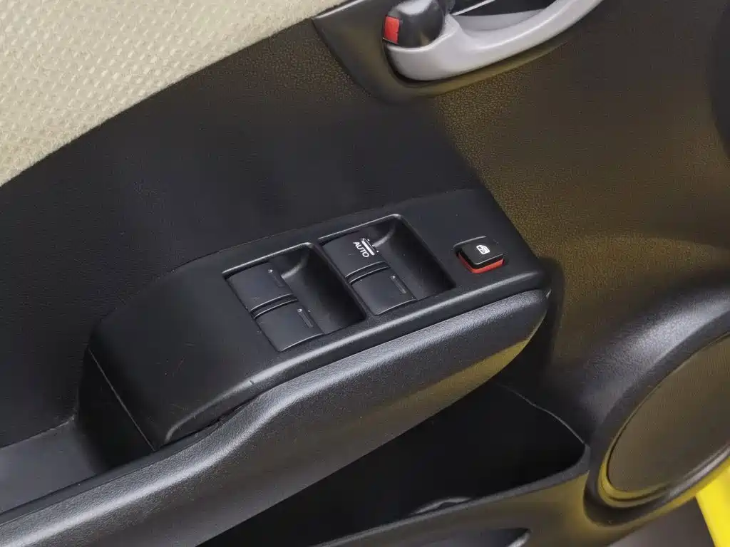 Honda Fit 2013 2011 1.5L Automatic Luxury