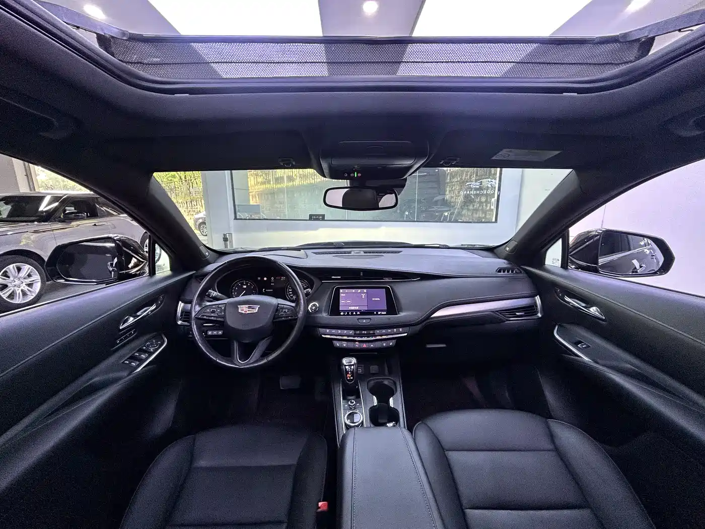 Cadillac XT4 2018 28T AWD Platinum Edition фото 6