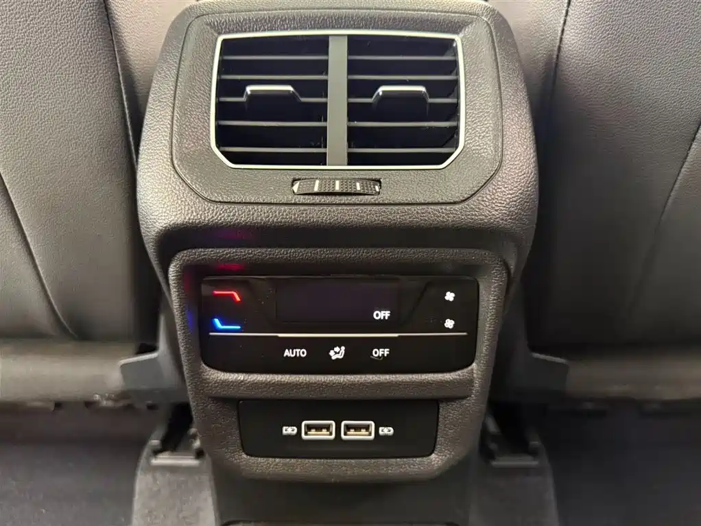 Volkswagen Tayron 2022 280TSI 2WD Luxury Smart Connect Edition фото 19
