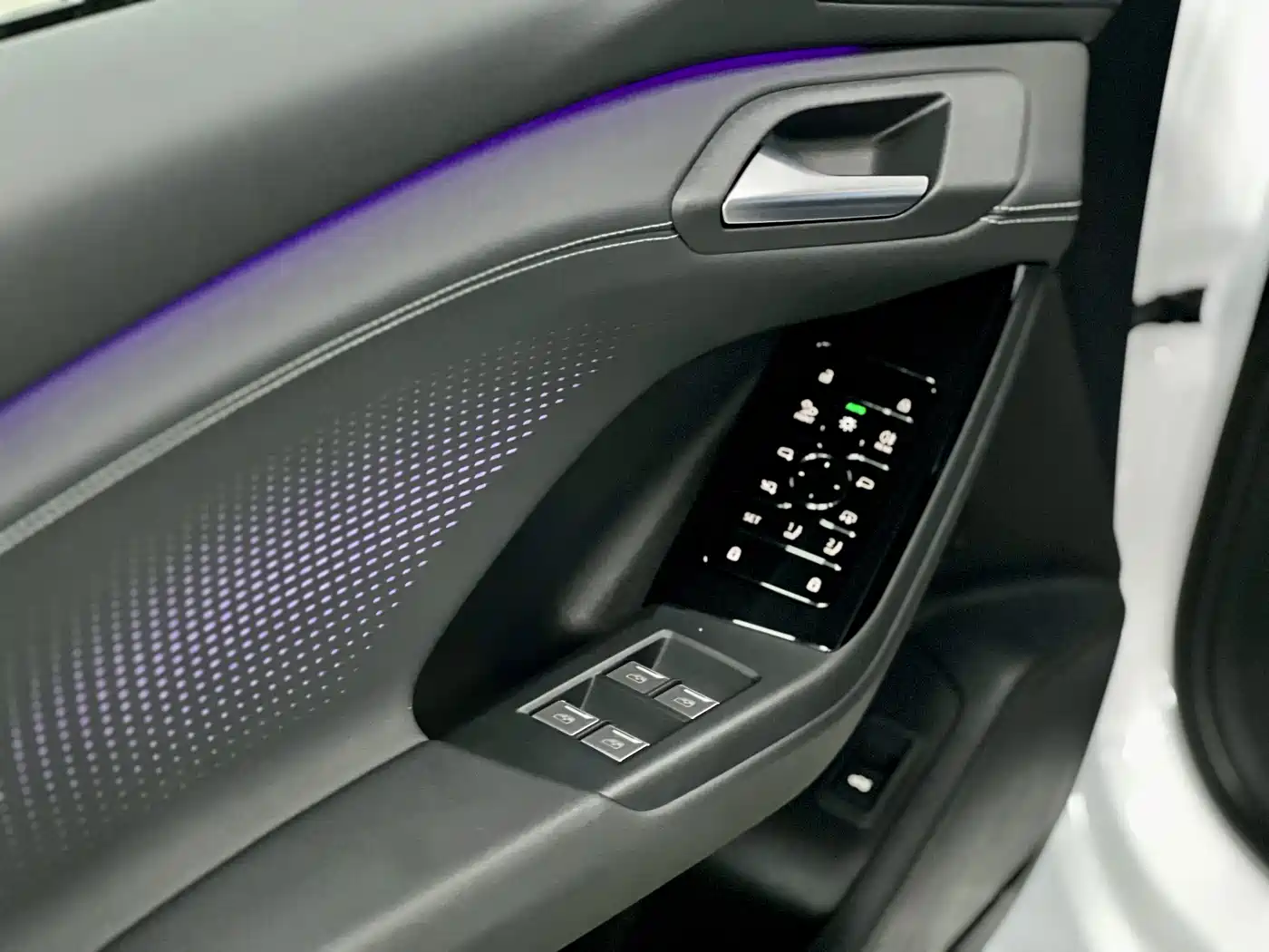 Audi Q6L e-tron 2025 Extended Range Edition фото 12
