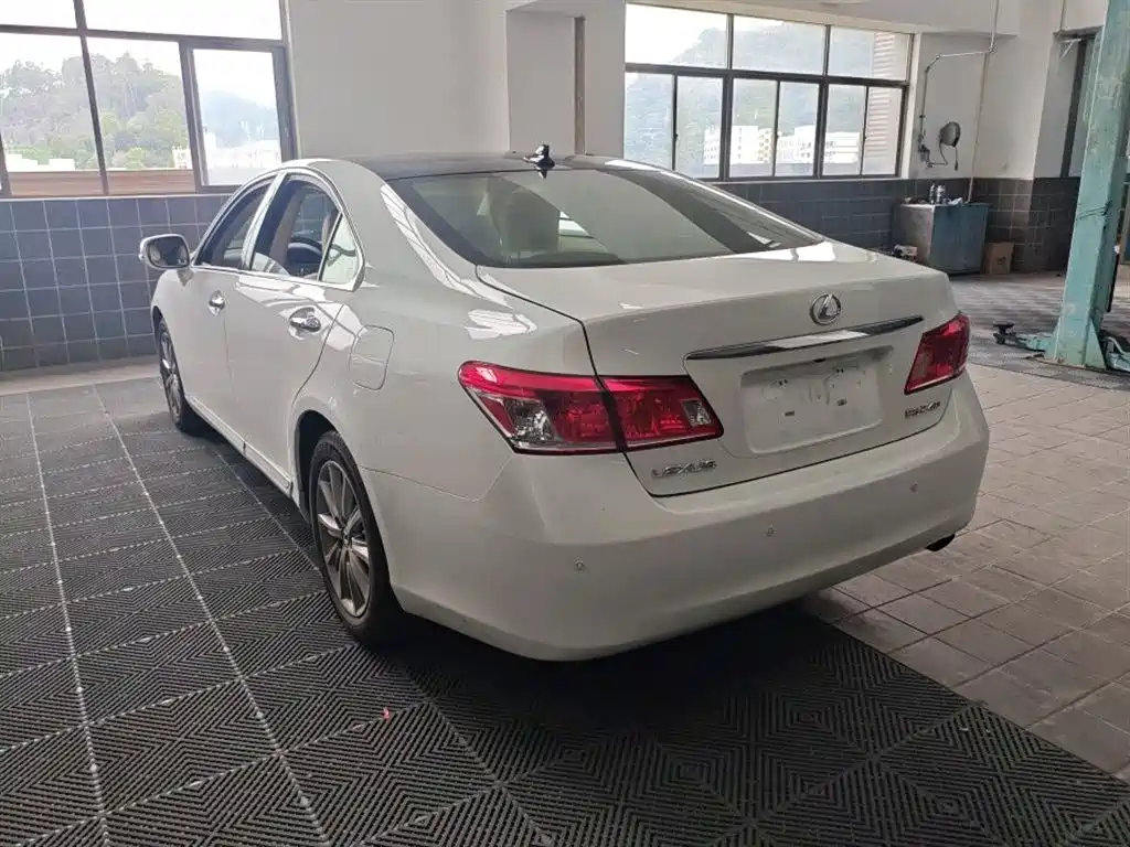 Lexus ES 2010 240 Luxury Edition фото 12
