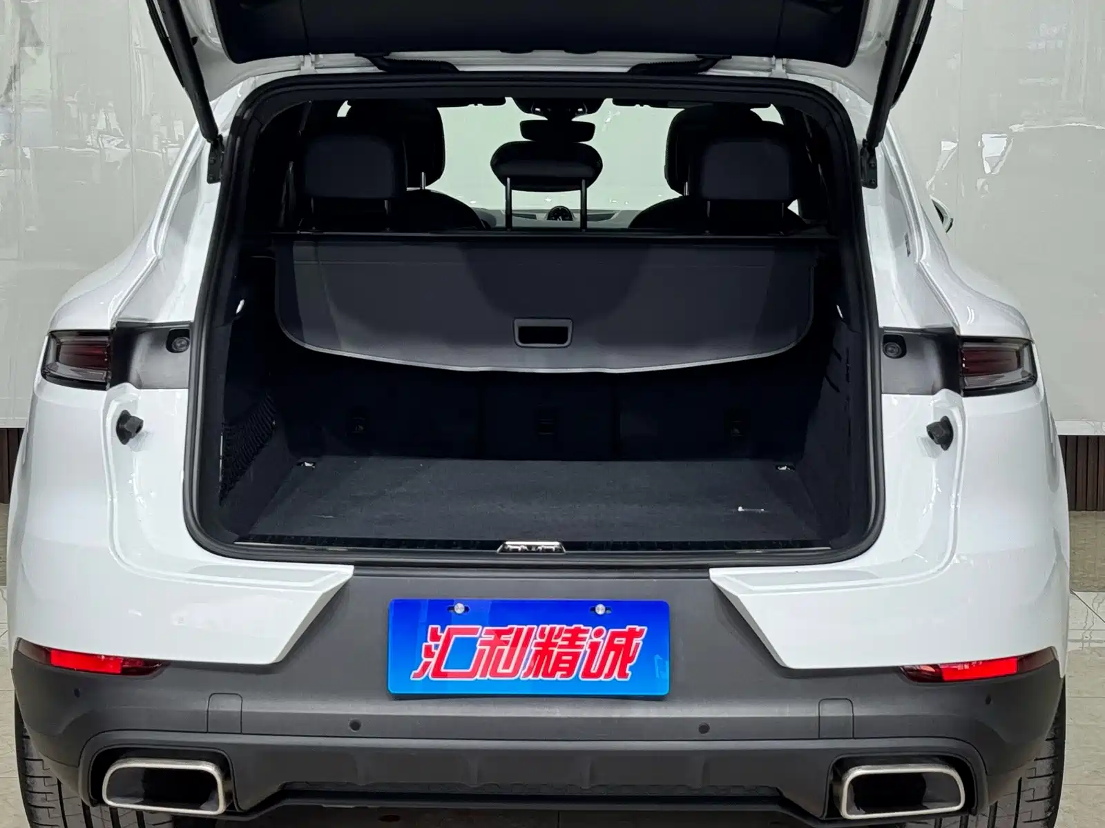 Photo 21 - Porsche Cayenne
