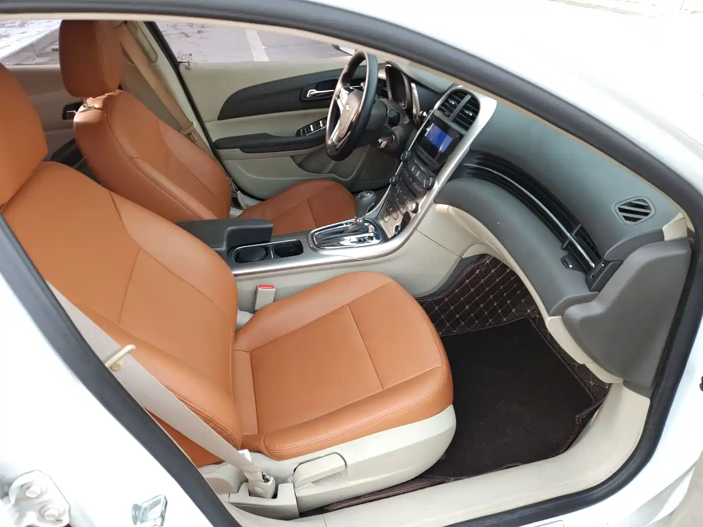 Chevrolet Malibu 2014 2.0L Automatic Comfort фото 10