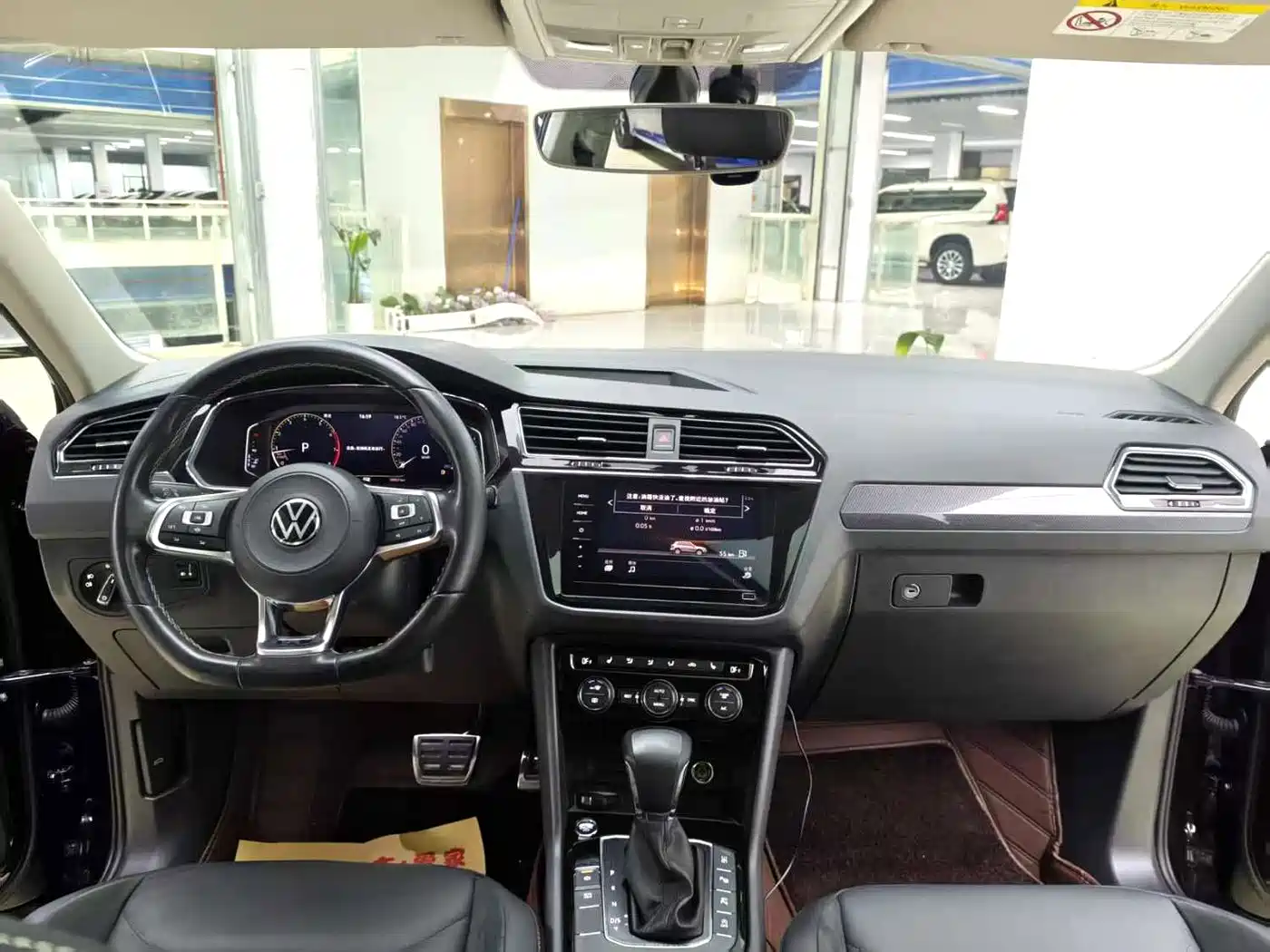 Volkswagen Tiguan L 2021 330TSI Automatic 2WD R-Line Premium фото 7