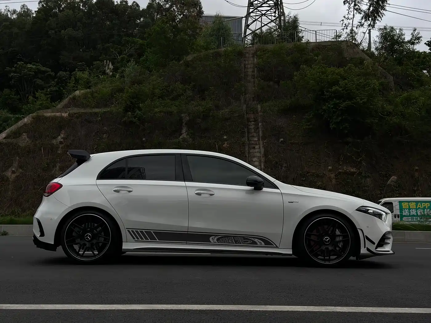 Mercedes-Benz A-Class AMG (Import) 2022 AMG A 35 4MATIC фото 13